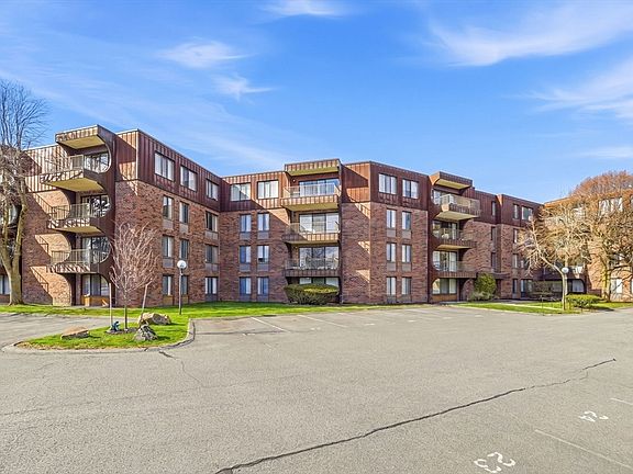 3rd image of 1002 Paradise Rd APT 3P
