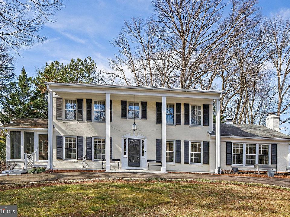 1st image of 1609 Fort Hunt Ct