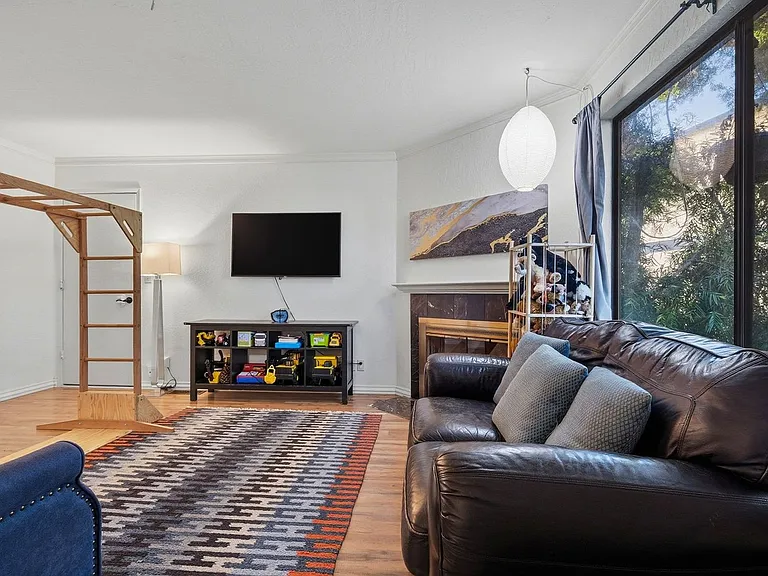 229 Silver Leaf Dr #B — Photo 7