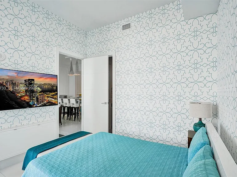 15811 Collins Ave #3302 — Photo 37