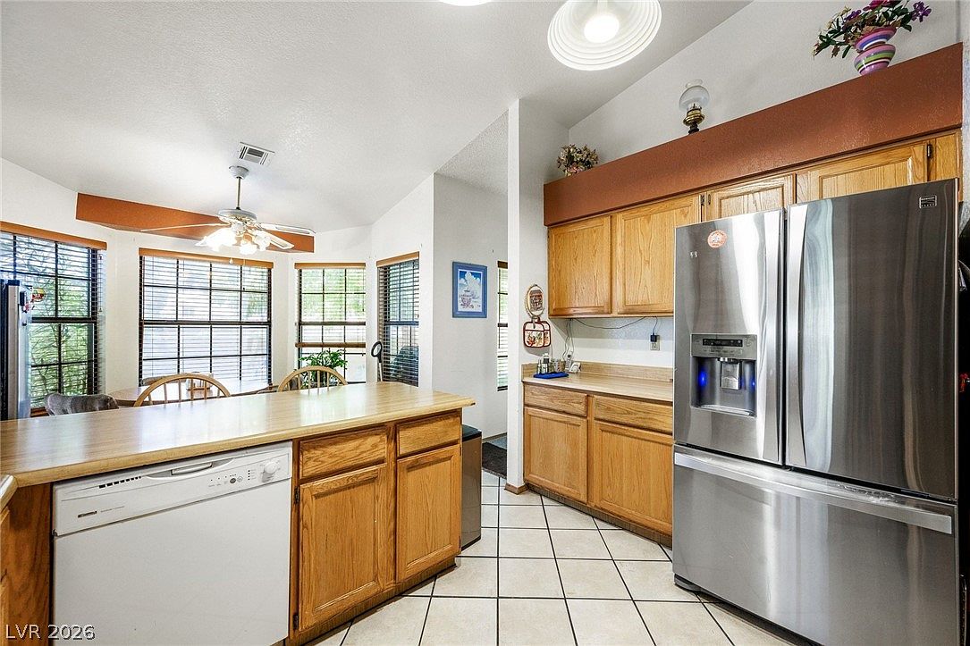 5621 Lost Tree Cir — photo 5