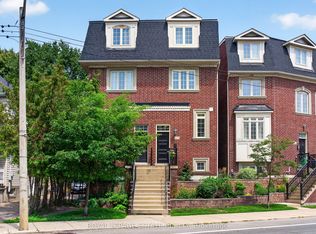 2112 Dundas St E, Toronto, ON M4L1N1