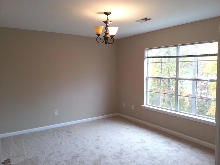 1st master bedroom with 2 windows