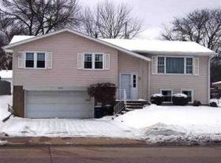 3536 12th Ave, Moline, IL 61265