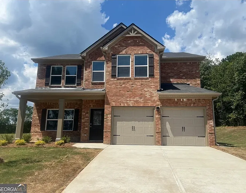 4 bed, 2.5 bath, 2700 sqft, $2,995 — Photo 1