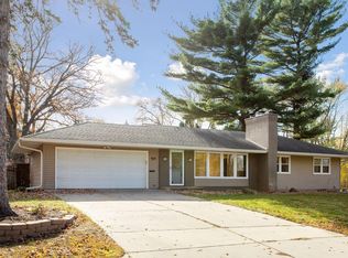 4875 Sorell Ave, Golden Valley, MN 55422