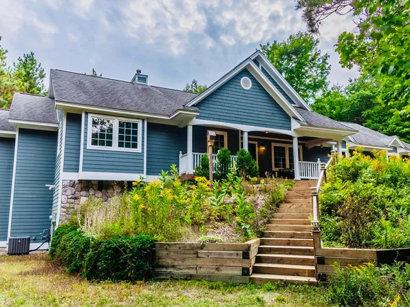 9970 E Ridgecrest Ct #10, Suttons Bay, MI 49682