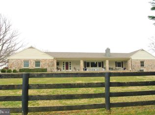 9265 Ramey Rd, Marshall, VA 20115