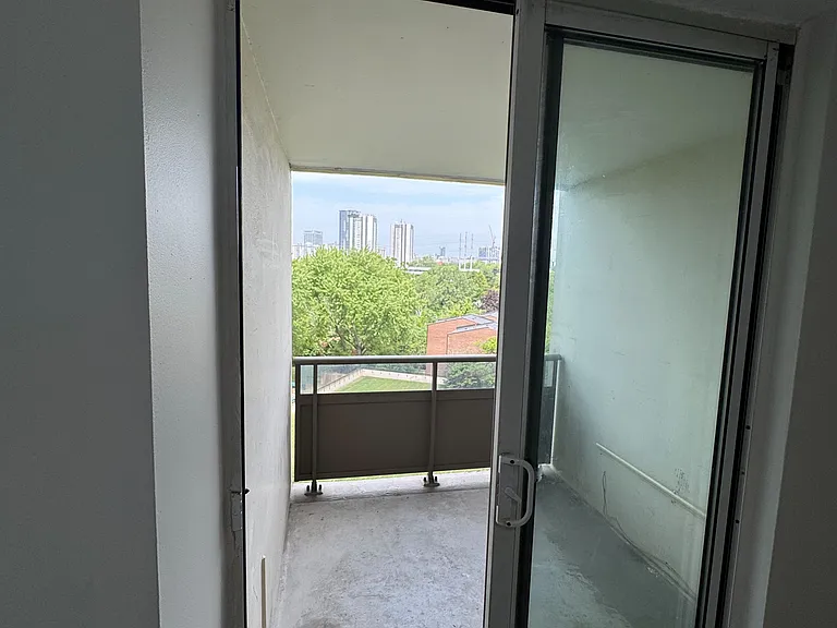 15 Vicora Linkway #604 — Photo 11
