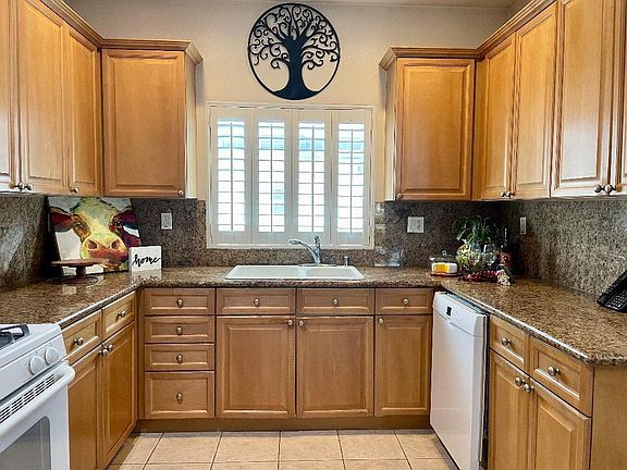4th image of 5 Park River Oak Ct