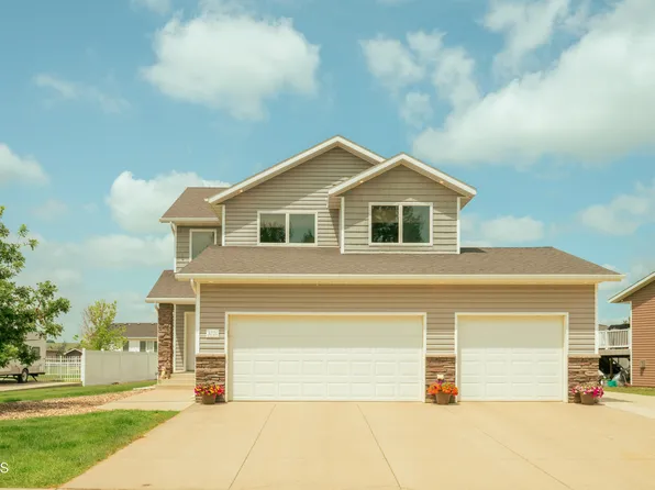 3701 Woodbend Dr SE, Mandan, ND 58554
