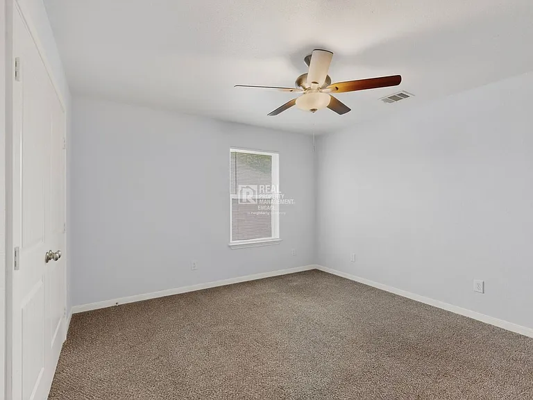 5838 Humbert Ave — Photo 37