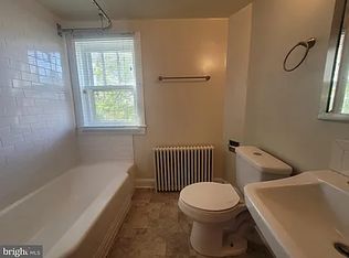 734 E Main St #B, Berryville, VA 22611
