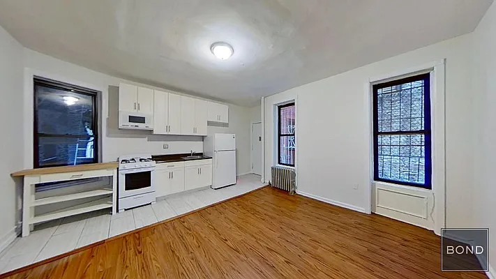 Rented by Bond New York | media 1