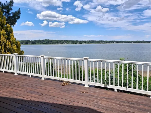 18 Shore Dr, Kingston, MA 02364