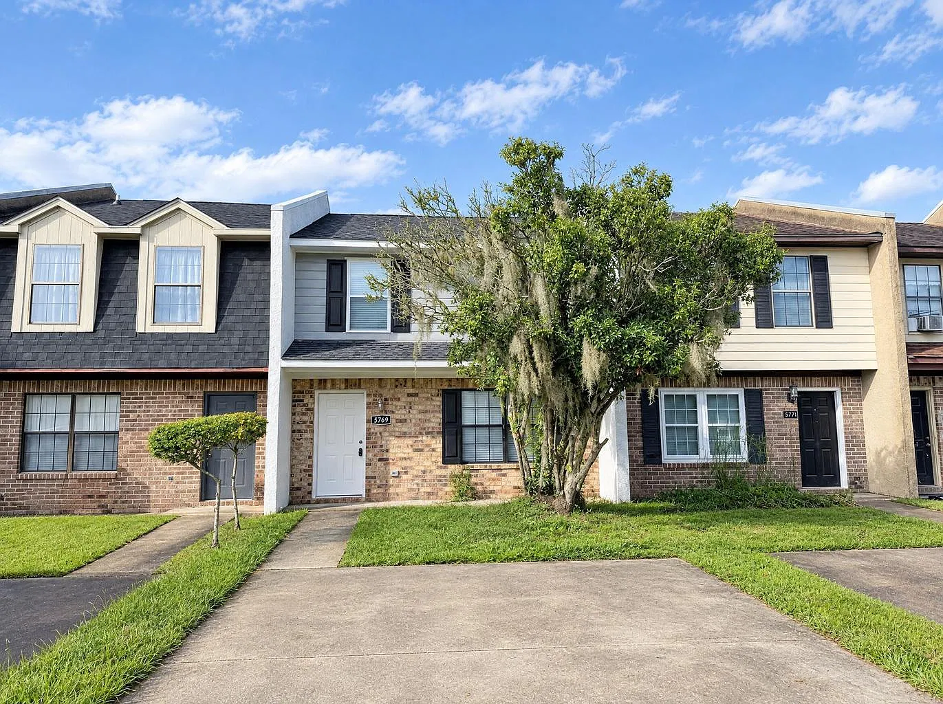 3 bed, 1.5 bath, 1344 sqft, $2,195 — Photo 1