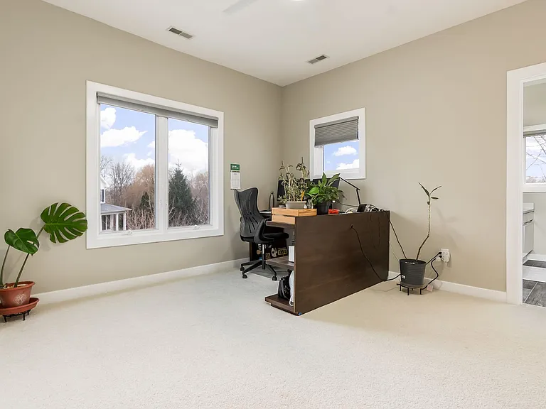 4602 Sandwich Ct — Photo 75