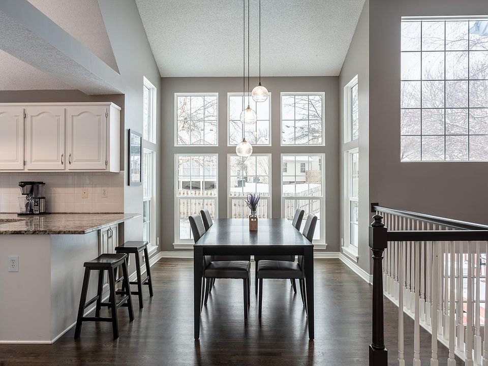 Wonderful light in this beautiful, calming space.