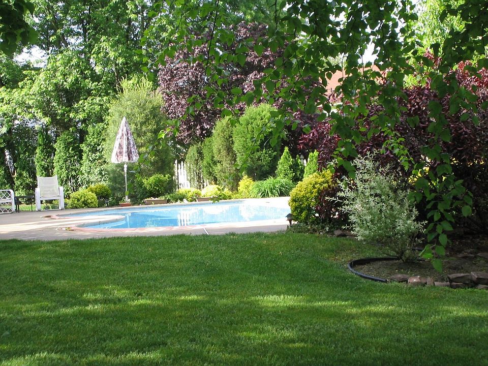 2nd image of 6 Knoll Ct