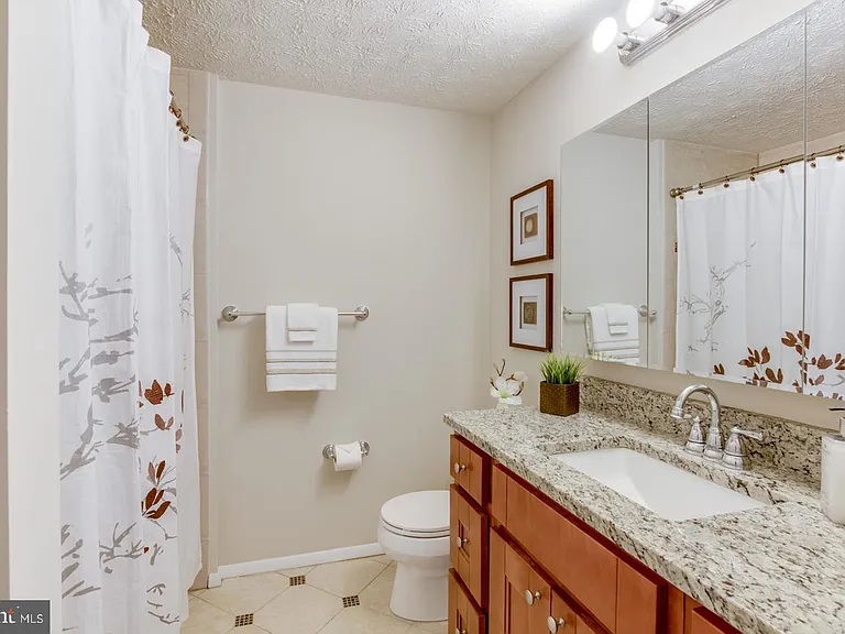 8035 Tyson Oaks Cir — Photo 12