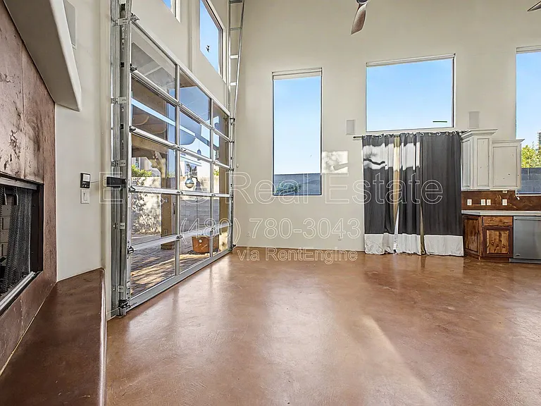 304 S Wilson St — Photo 4