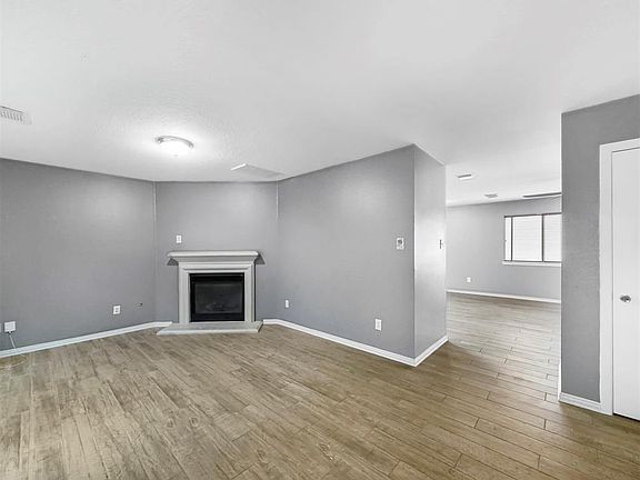 4th image of 6239 Settlers Square Ln