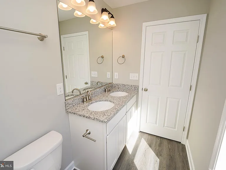 621 Cedar St — Photo 35