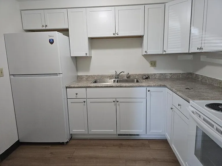 958 Gay Dr #3 — Photo 2