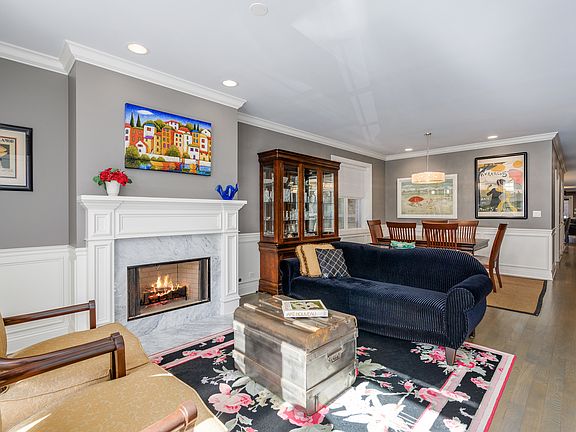 4th image of 910 W Fullerton Ave #1