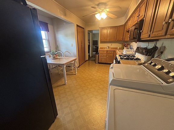 5th image of 17 Sycamore Ave