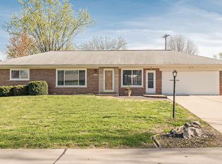 8300 Julia Dr, Saint Louis, MO 63123