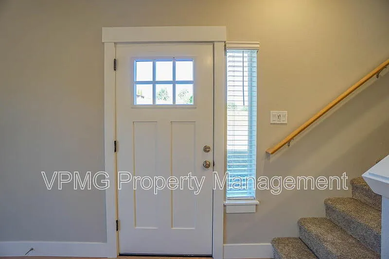 2 bed, 1.0 bath, 830 sqft, $1,995 — Photo 4