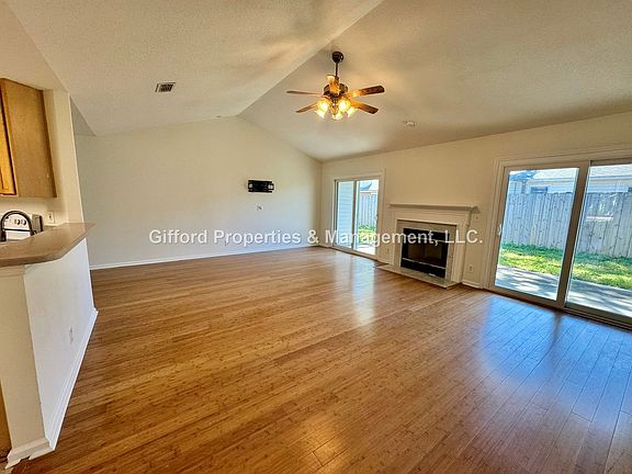 3rd image of 12288 Harbor Winds Dr N