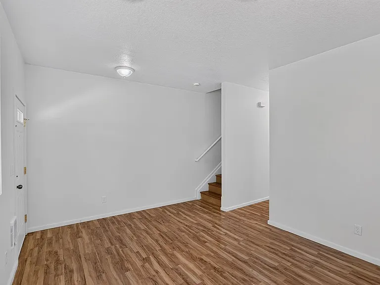 2038 SE 171st Ave — Photo 4
