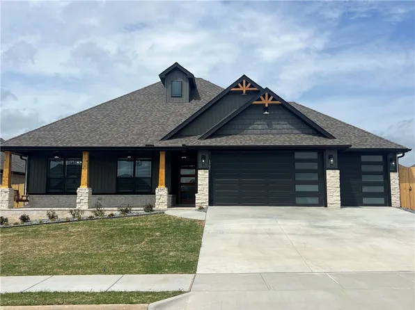 1900 Crump St, Pea Ridge, AR 72751