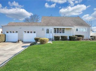 768 South Broadway, Lindenhurst, NY 11757