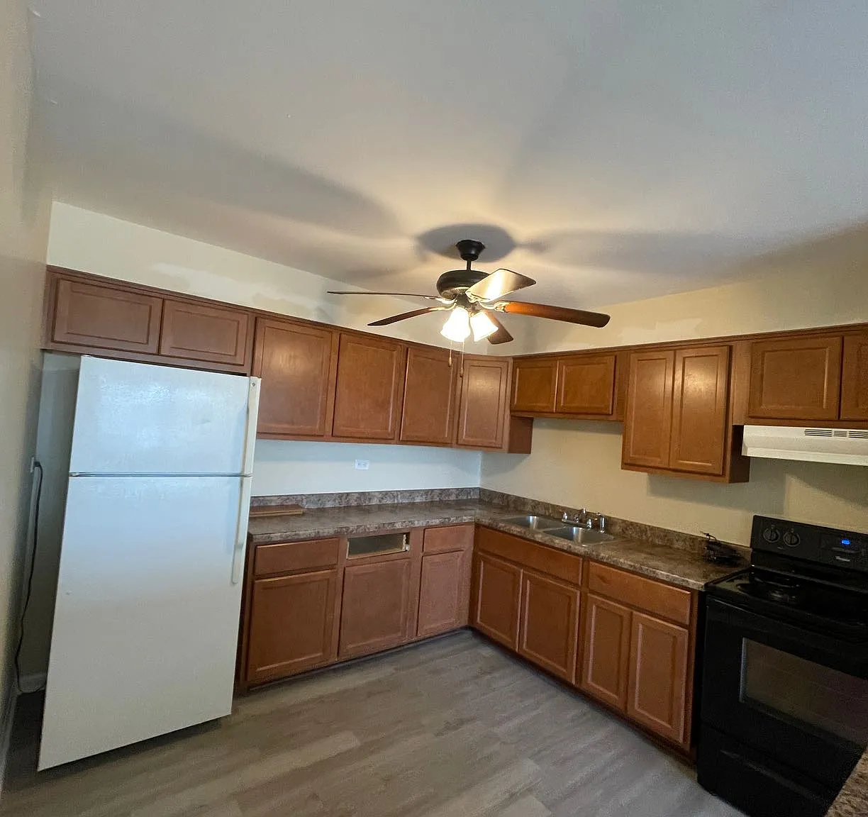 2 bed, 800 sqft, $1,295 — Photo 2