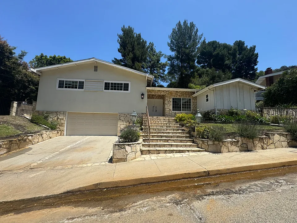 3474 Loadstone Dr