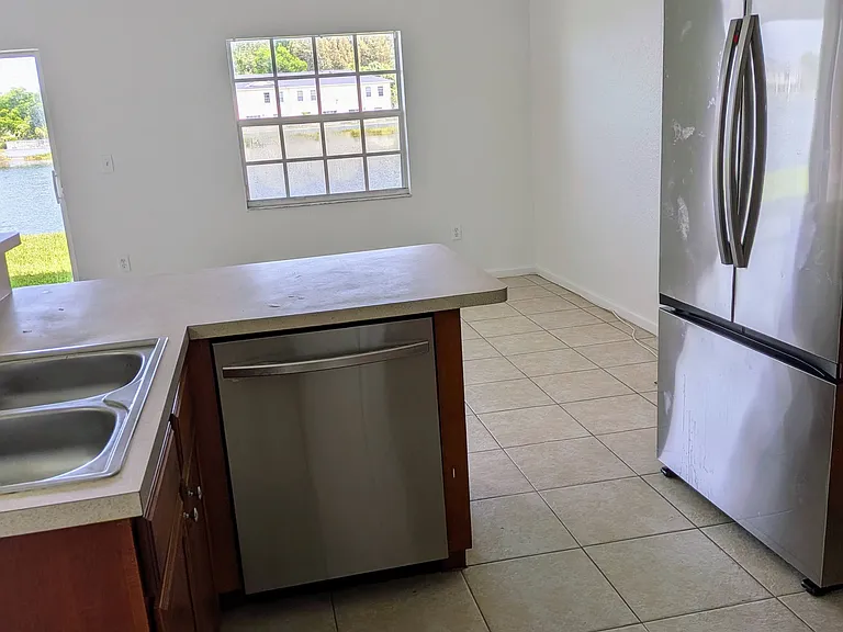4344 Emerald Vis — Photo 7