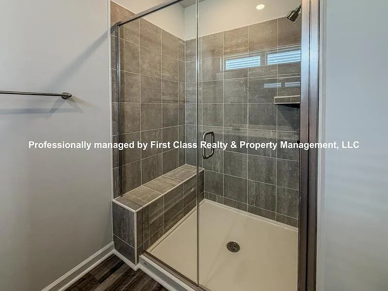 3 bed, 2.5 bath, 1505 sqft, $2,050 — Photo 3