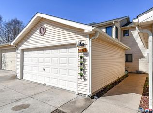 1747 Surfside Dr, Lincoln, NE 68528