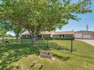 1110 Bluegrass Ct, Midlothian, TX 76065