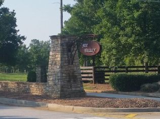 413 Fox Valley Dr, Monroe, GA 30656