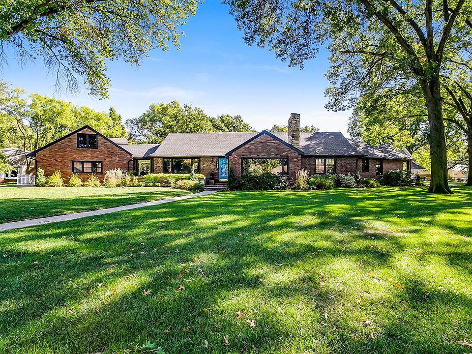 18 E Willow Brook Rd, Eastborough, KS 67207 Zillow
