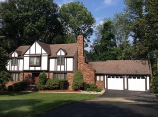 8 Pardee Pl, Ewing, NJ 08628