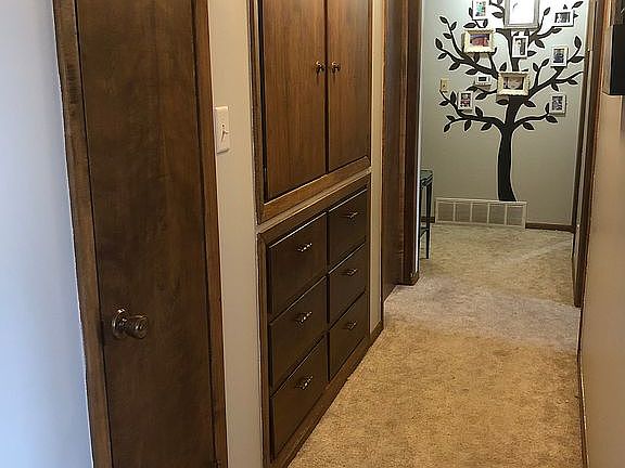 Hall to bedrooms