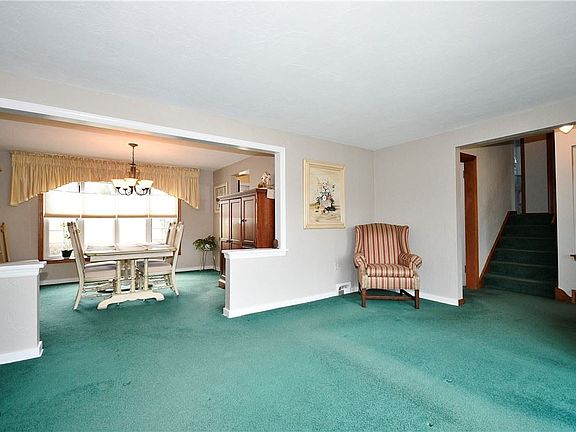 4th image of 1102 McKnight Dr