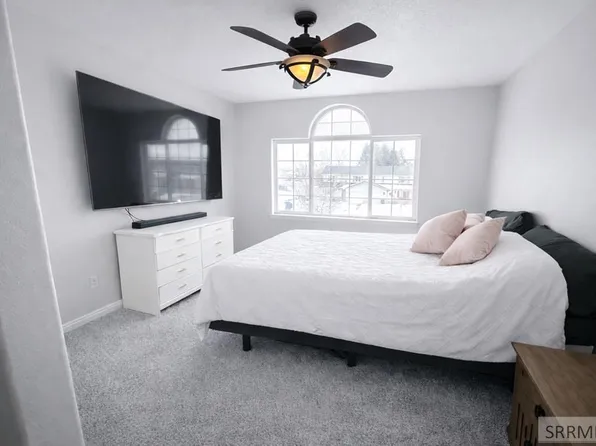 1966 Dakota Ln, Ammon, ID 83406