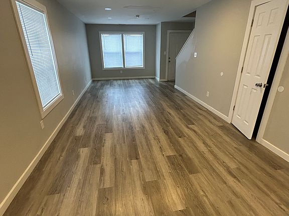 3rd image of 2879 N Dearborn St #2