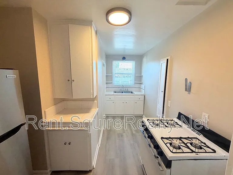 901 N San Gabriel Ave #2 — Photo 5